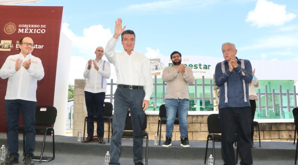 En Ocosingo, AMLO y Rutilio Escandón ponen en operación sucursal del Banco del Bienestar