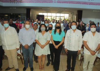 ENCABEZA ROSY URBINA CLAUSURA DEL FORO DEL DÍA DEL ABOGADO