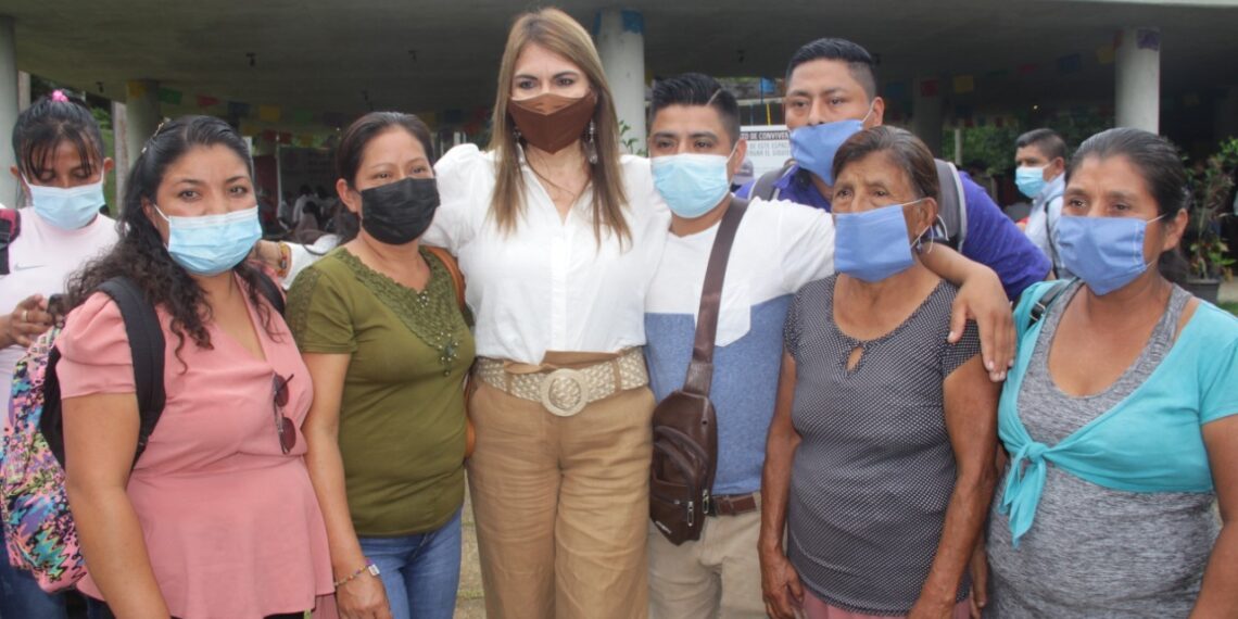 LLAMA ALCALDESA ROSY URBINA A AUTORIDADES DE COMUNIDADES RURALES A TRABAJAR EN UNIDAD