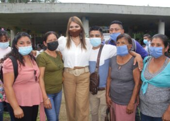 LLAMA ALCALDESA ROSY URBINA A AUTORIDADES DE COMUNIDADES RURALES A TRABAJAR EN UNIDAD