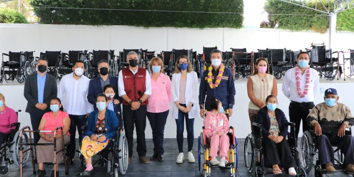 En La Trinitaria, Rutilio Escandón entrega ayudas técnicas e inaugura rehabilitación del DIF municipal