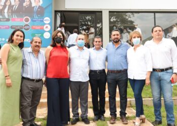 Julio Gamboa asistió a la inauguración de las oficinas del Diario de Chiapas en Tapachula.