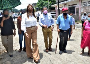 CIUDADANOS SUPERVISORES Y VIGILANTES DE LAS OBRAS EN TAPACHULA