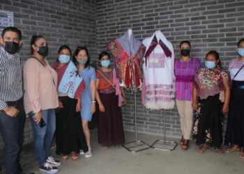 PRESENTAN EXPOSICION Y VENTA DE TEXTILES DE ZINACANTÁN EN TAPACHULA