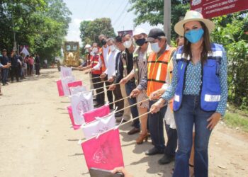 AYUNTAMIENTO DE TAPACHULA MEJORA EL CAMINO AL BASURERO MUNICIPAL