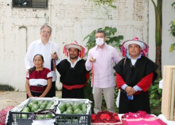 Acompaña Rutilio Escandón a Marcelo Ebrard en presentación de resultados del programa Una Cancillería para Todos