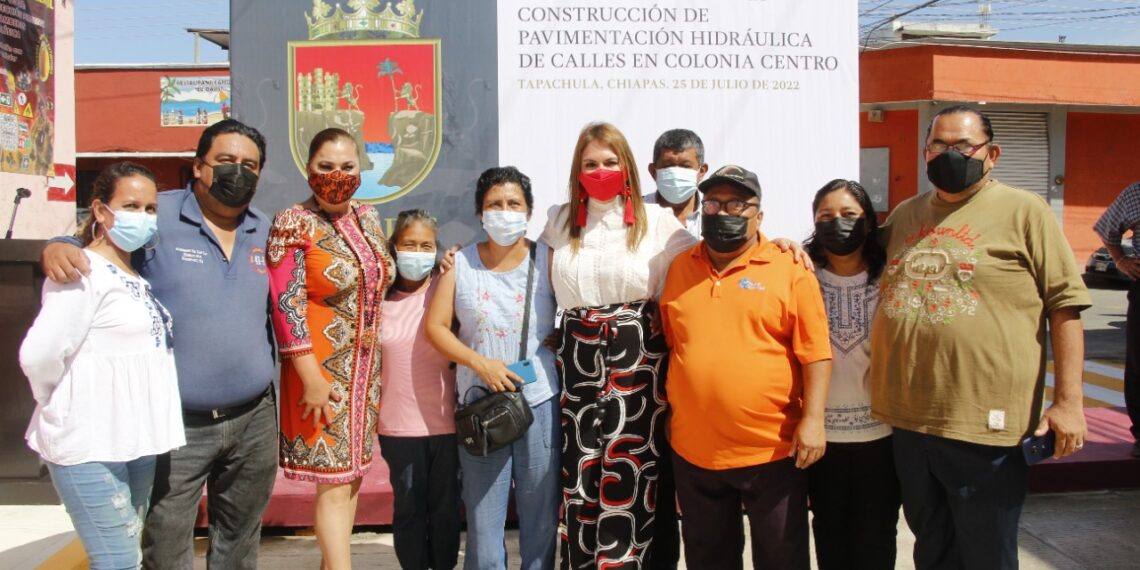 INAUGURA ROSY URBINA NUEVAS CALLES EN EL CENTRO DE TAPACHULA