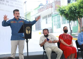 En Tuxtla Gutiérrez, Rutilio Escandón inaugura pavimentación de calles en el Barrio Niño de Atocha