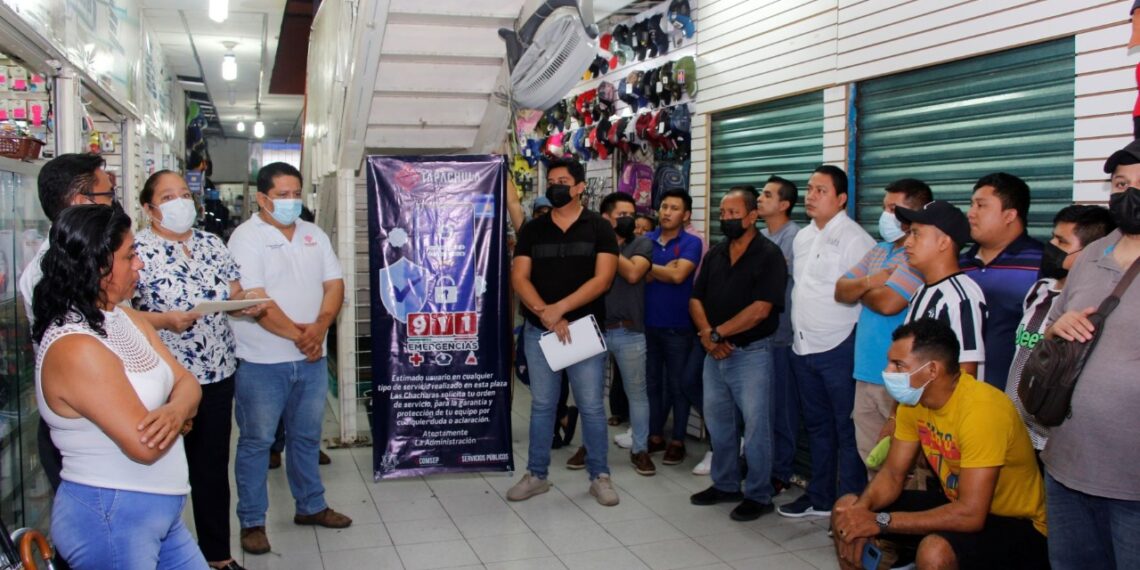 LOCATARIOS DE PLAZA “LAS CHÁCHARAS” RECIBEN PLÁTICAS SOBRE PREVENCIÓN DEL DELITO