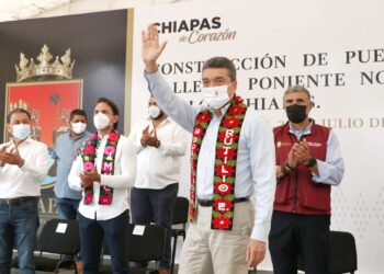 En Yajalón, Rutilio Escandón inaugura puente vehicular y boulevard de acceso principal