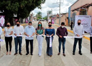 INAUGURA ROSY URBINA NUEVA OBRA DE PAVIMENTACIÓN, DRENAJE Y AGUA EN EL FRACCIONAMIENTO GUADALUPE