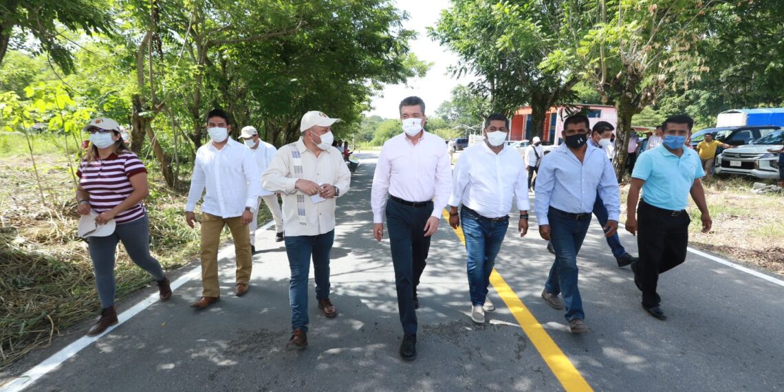 Rutilio Escandón inaugura reconstrucción del camino Salto de Agua-Paso Naranjo