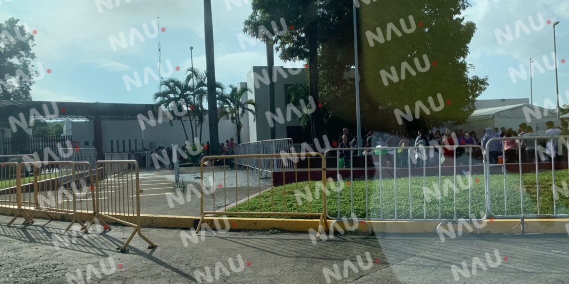 40 migrantes se amotinan en la estación siglo XXI