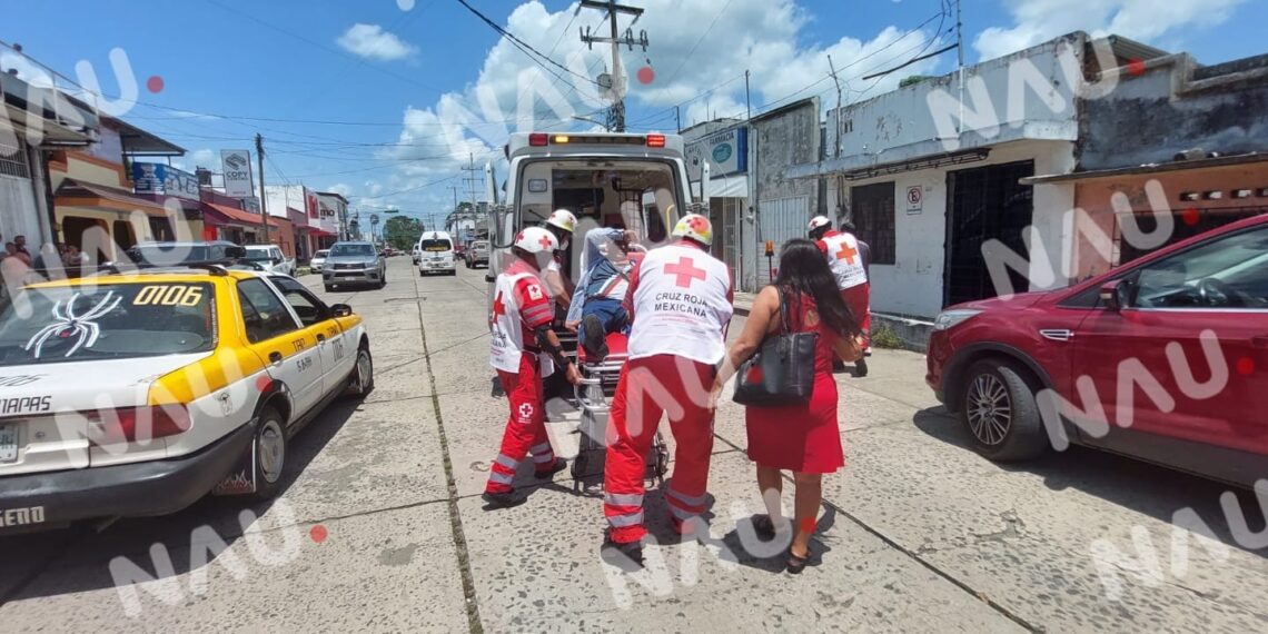 Un lesionado deja accidente de moto contra camioneta