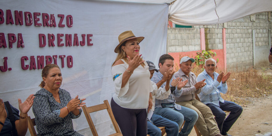 Sonia Eloína Hernández Aguilar lleva el maratón de obras 2022 al ejido el Campito.
