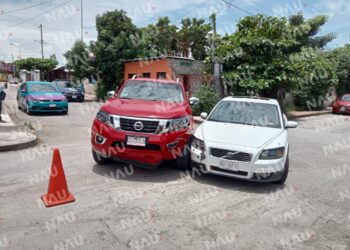 Accidente deja solo daños