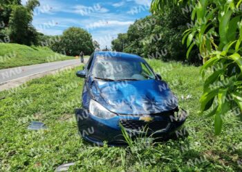 Se volcaron en la carretera Costera