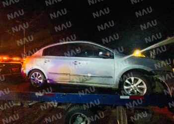 Se estrelló contra un semáforo de prevención de la salida de la 36 zona militar