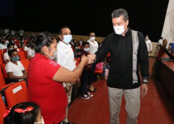 Entrega Rutilio Escandón equipamiento y materiales para la educación comunitaria del Conafe