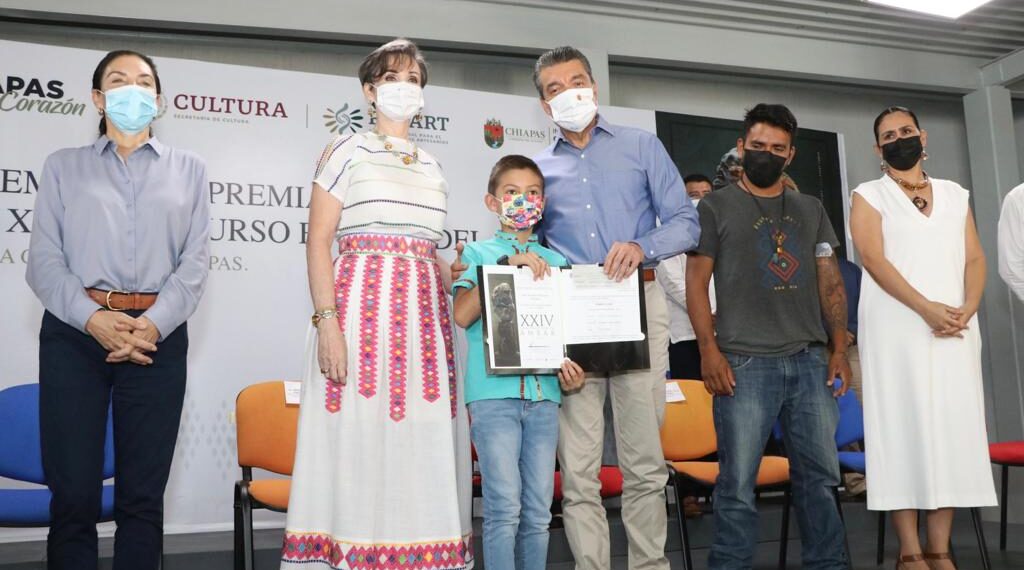 Rutilio Escandón encabeza premiación del XXIV Concurso Estatal del Ámbar 2022