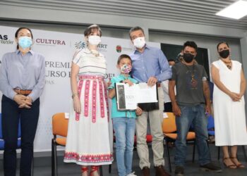 Rutilio Escandón encabeza premiación del XXIV Concurso Estatal del Ámbar 2022