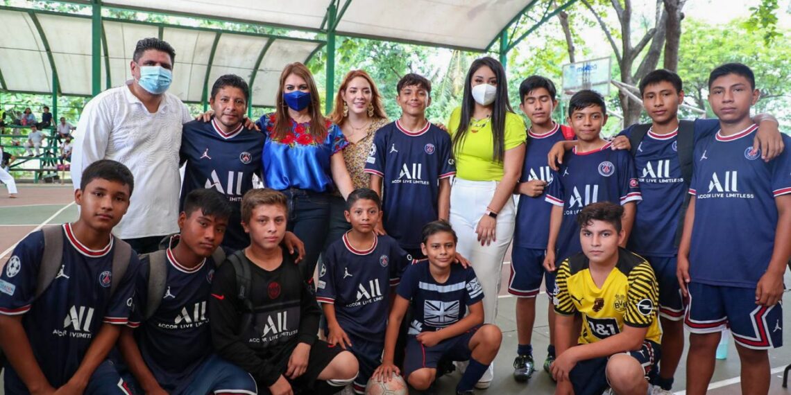 ROSY URBINA Y TANIA ROBLES DIRECTORA DEL DEPORTE ESTATAL ENCABEZAN CELEBRACIÓN DEL “DÍA INTERNACIONAL DE LA JUVENTUD”, EN TAPACHULA