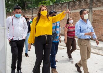 LA OBRA DE LA 11 SUR PROLONGACIÓN TRAERÁ SEGURIDAD Y PROGRESO AL SUR ORIENTE DE TAPACHULA: ROSY URBINA