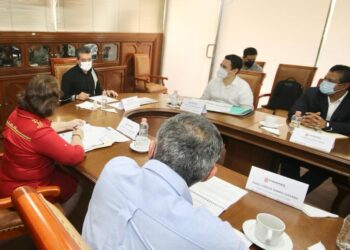 Rutilio Escandón se reúne con integrantes de la Gerencia Regional División Sur-Sureste de la CFE