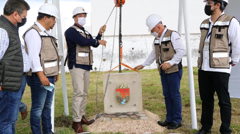 En Comitán, Rutilio Escandón arranca reconversión hospitalaria y construcción de Clínica de Parto Humanizado