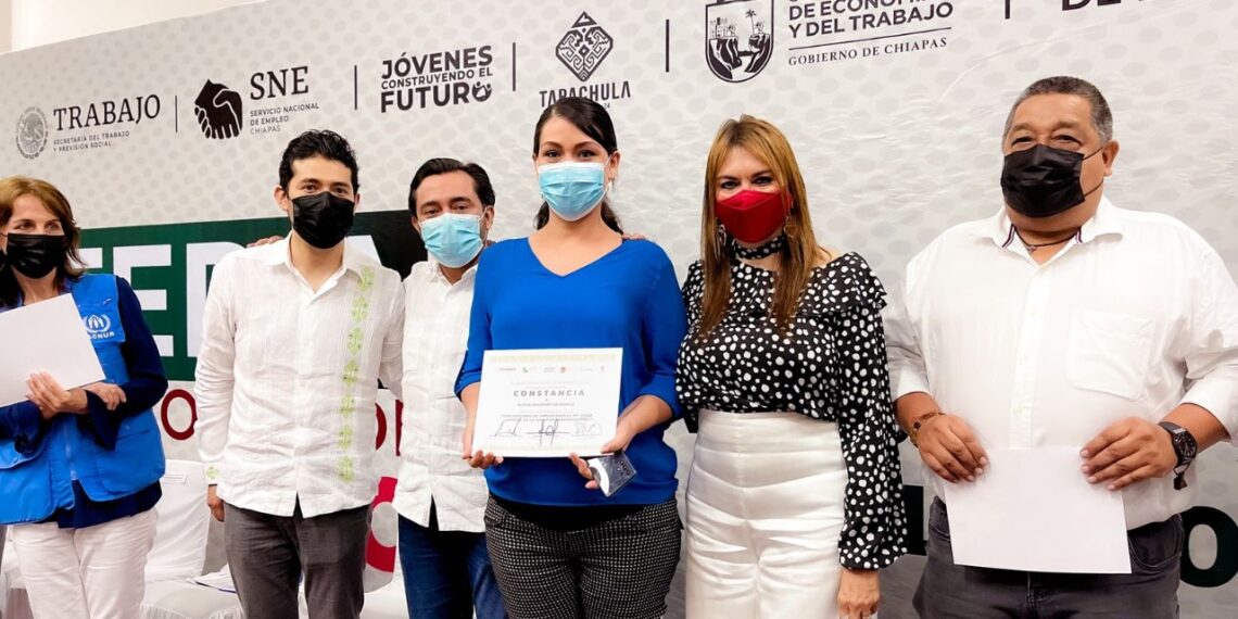 CON ÉXITO SE REALIZA LA FERIA NACIONAL PARA LA INCLUSIÓN LABORAL DE LA JUVENTUD EN TAPACHULA