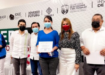 CON ÉXITO SE REALIZA LA FERIA NACIONAL PARA LA INCLUSIÓN LABORAL DE LA JUVENTUD EN TAPACHULA