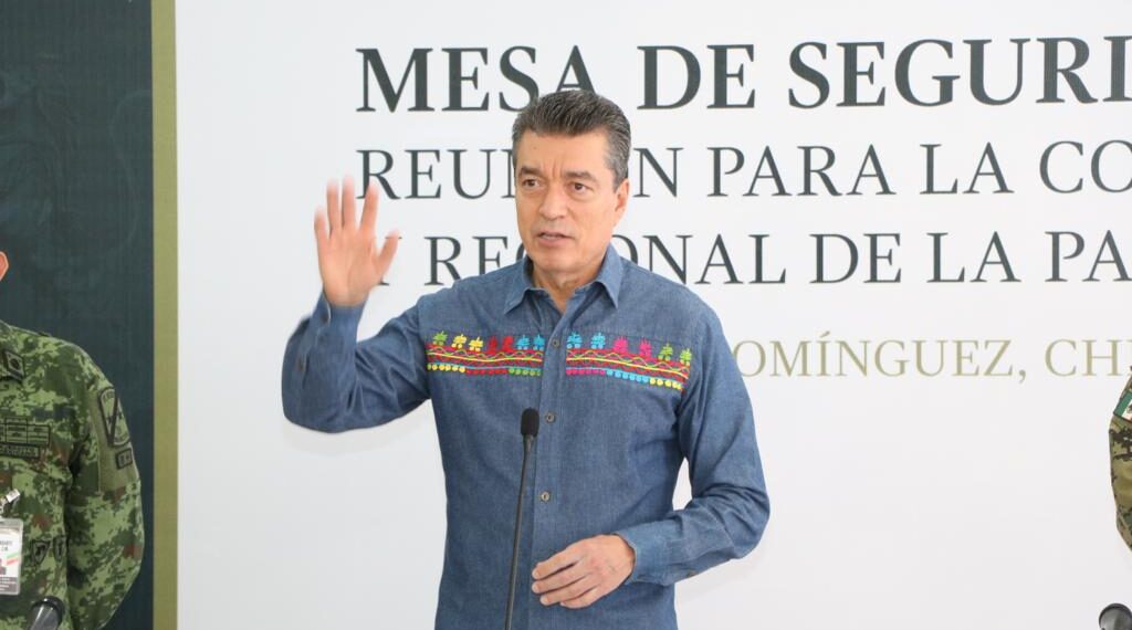 Desde Comitán, reitera Rutilio Escandón el llamado a vacunarse contra el COVID-19