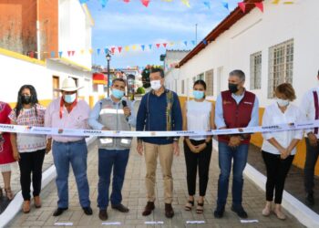 Inaugura Rutilio Escandón pavimentación de calles e infraestructura social y deportiva en Las Rosas