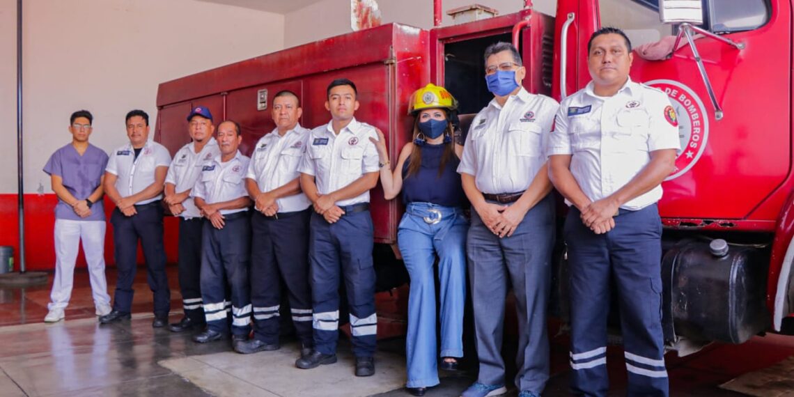 ROSY URBINA ANUNCIA MÁS BENEFICIOS PARA LOS BOMBEROS TAPACHULTECOS