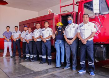ROSY URBINA ANUNCIA MÁS BENEFICIOS PARA LOS BOMBEROS TAPACHULTECOS