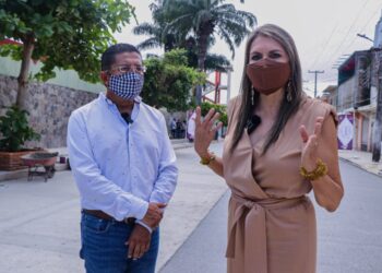 SUPERVISA ROSY URBINA OBRA DE PAVIMENTACIÓN DE CALLE QUE BENEFICIA A ESCUELA SECUNDARIA FEDERAL NÚMERO 1 EN TAPACHULA