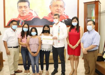 Rutilio Escandón se reúne con Joreni Hernández, ganadora del Concurso Comisionada y Comisionado Infantil 2022