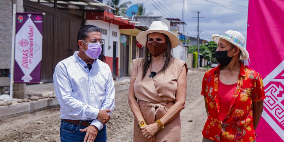 ROSY URBINA SUPERVISA AVANCE DE OBRA EN COLONIA BENITO JUÁREZ