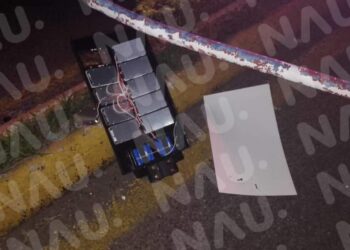 Despistado conductor de camioneta derriba poste de alumbrado público en Cacahoatán