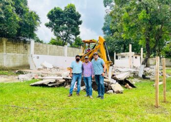 Destina gobierno del estado aulas y sanitarios para prepa Cacahoatán