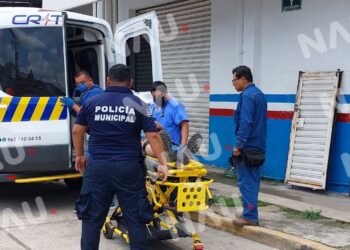 Personal de mantenimiento sufren accidente al caer de un techo de una farmacéutica
