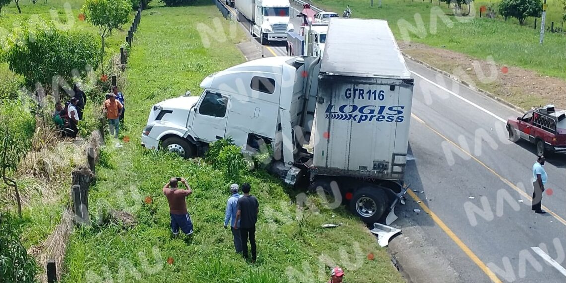 10 lesionados deja accidente en la costera