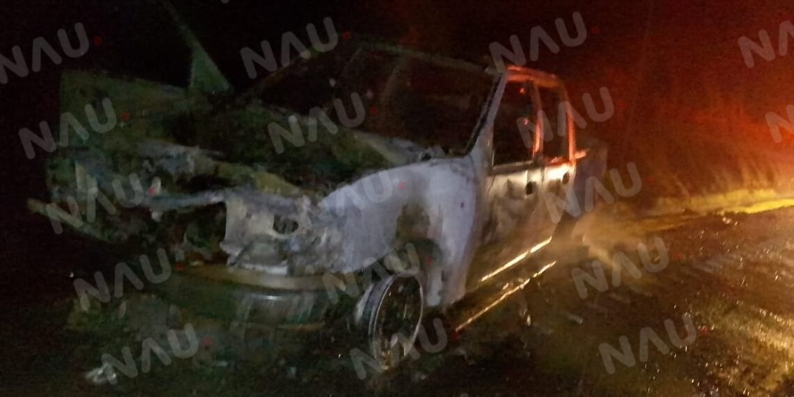 Se quema Vehículo en la costera