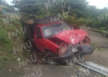 Accidente deja daños por miles de pesos