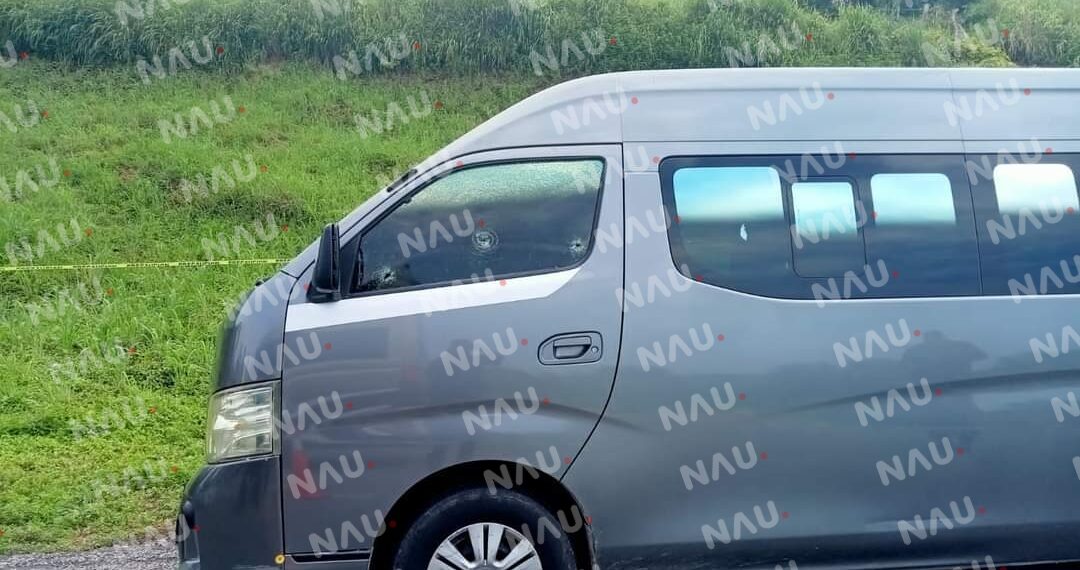 Matan a mujer en el interior de una combi