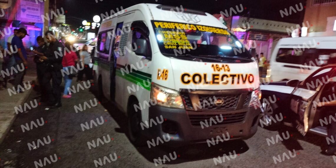 Motociclista lesionado al chocar contra una colectiva