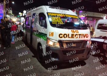 Motociclista lesionado al chocar contra una colectiva