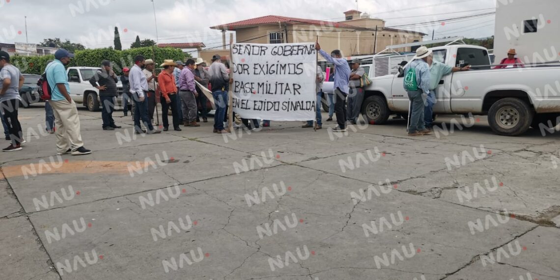 Campesinos bloquean carretera por desaparición del comisariado ejidal de Sinaloa en la sierra de Chiapas