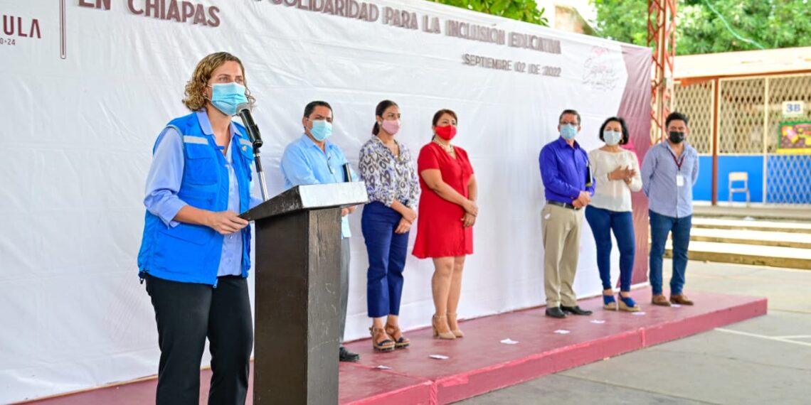 ESCUELAS DE TAPACHULA RECIBEN APOYOS ESCOLARES POR PARTE DE ACNUR