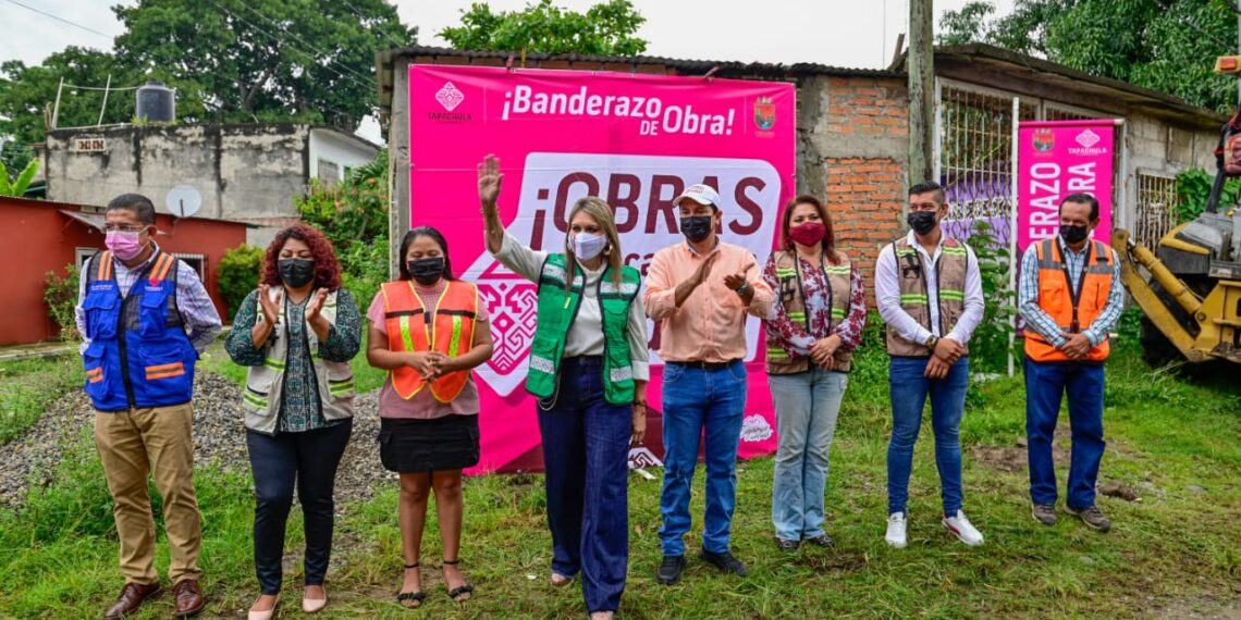ROSY URBINA INICIA OBRA DE PAVIMENTACIÓN MIXTA EN COLONIA SANTA CECILIA DE TAPACHULA